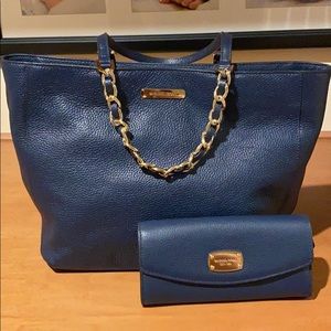 BNWT Michael Kors Navy leather shoulder bag